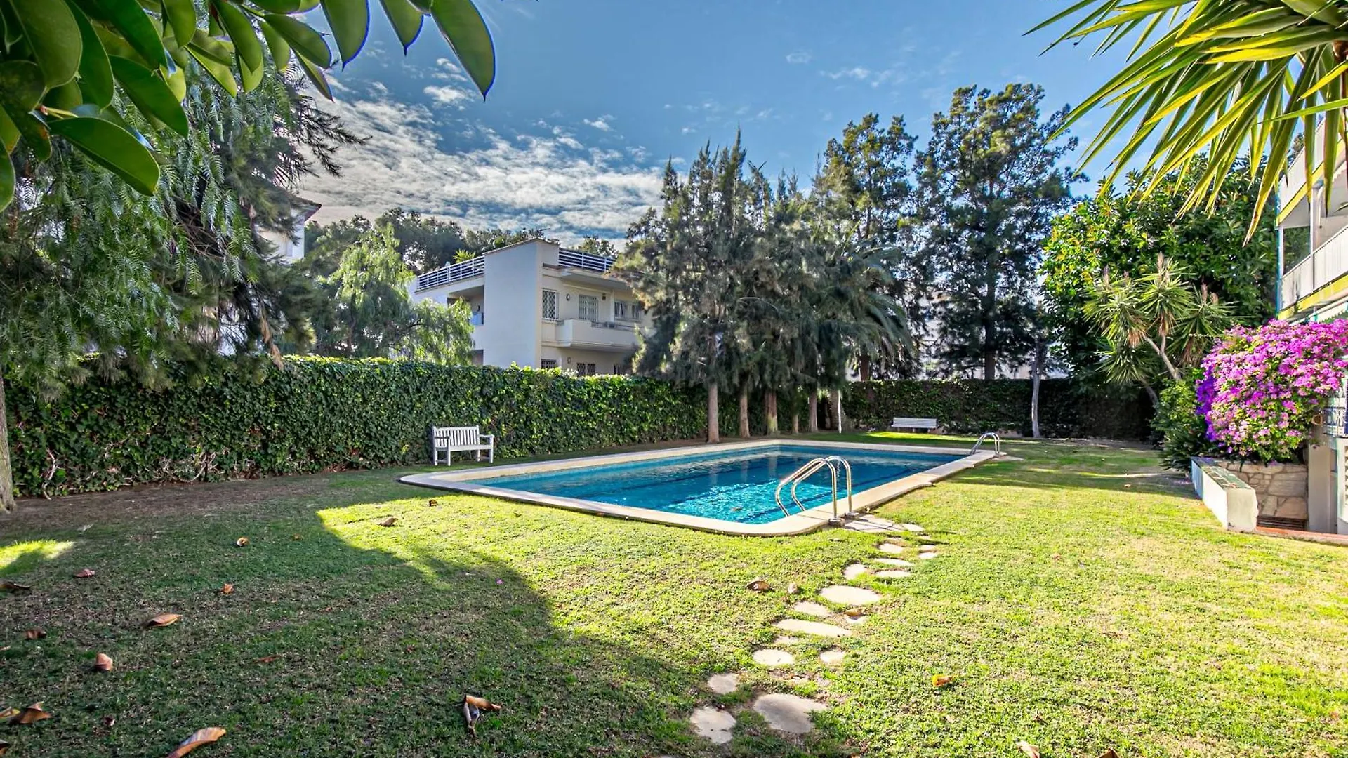 Tango Apartment Sitges 0*,