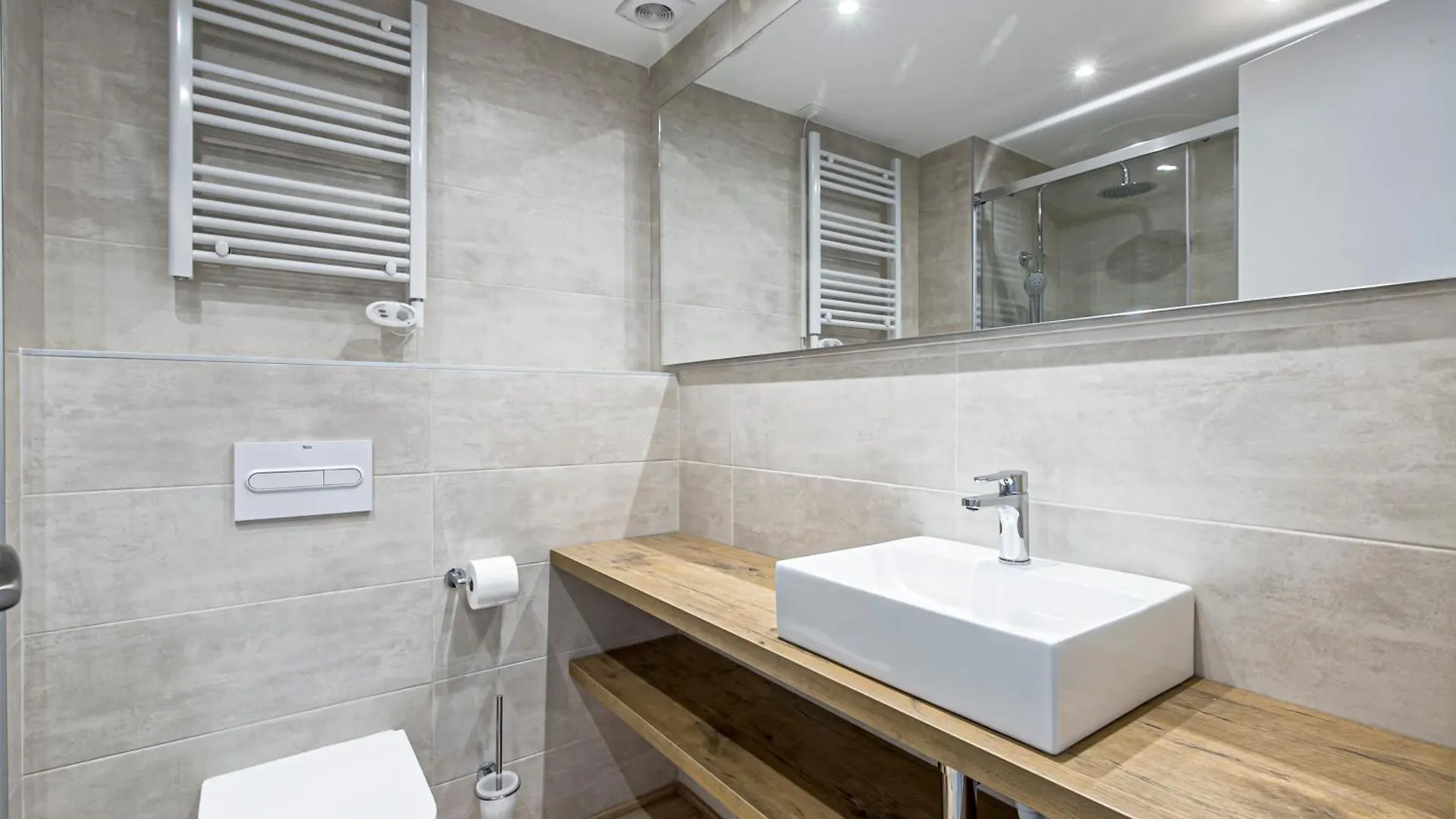 Tango Apartment Sitges 0*,