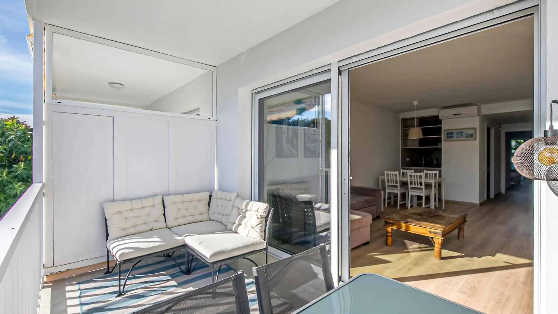 Tango Apartment Sitges 0*,
